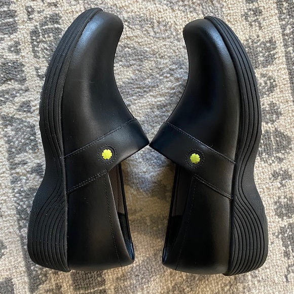 dansko work wonders camellia